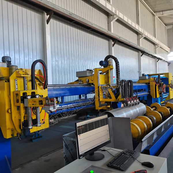 钢管自动探伤设备.jpg 钢管自动探伤设备.jpg