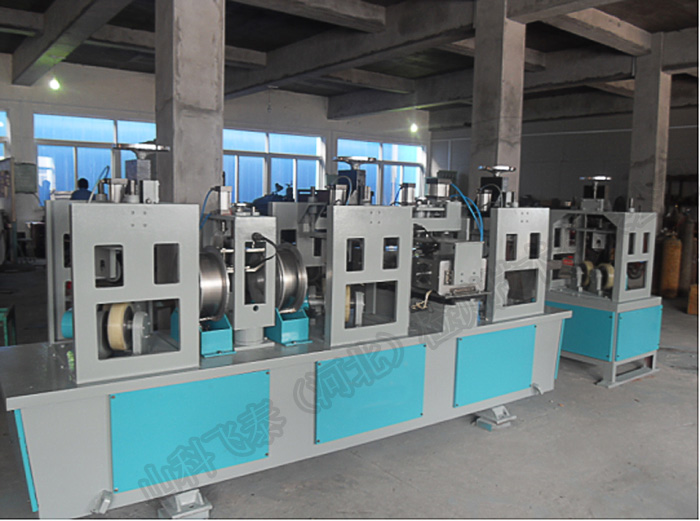 全自动油套管漏磁探伤机.jpg 全自动油套管漏磁探伤机.jpg