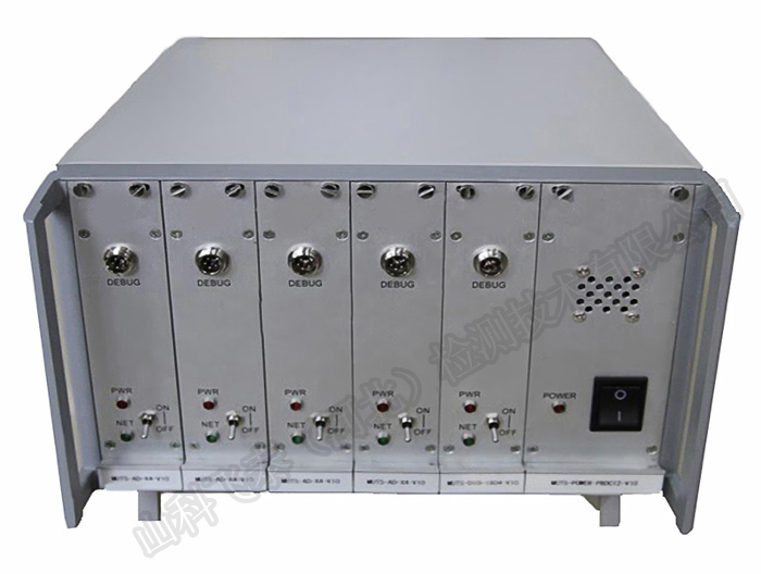 超声波探伤主机.jpg 超声波探伤主机.jpg